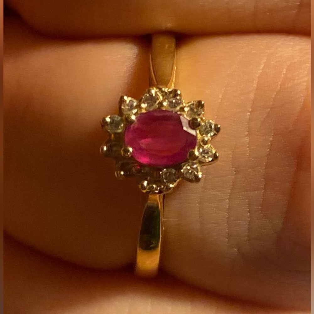 Gold ruby ring, Size 8 - Picture 2 of 3